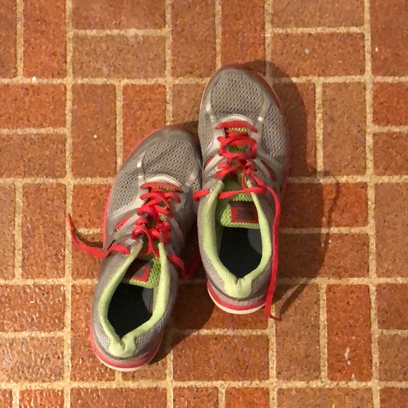 Nike Shoes - Nike Dual Fusion Lite Silver Sneakers